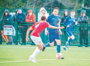 Rogalski scores twice as Marlow go fourth with victory over Met Police