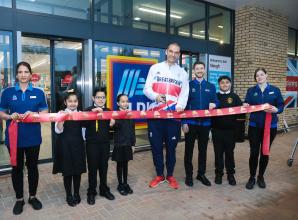 Olympic rower joins school pupils to mark grand opening of Slough Aldi