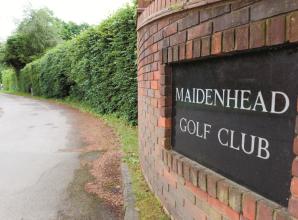 Maidenhead Golf Club俱乐部投票编票，为自治市镇的铺路道